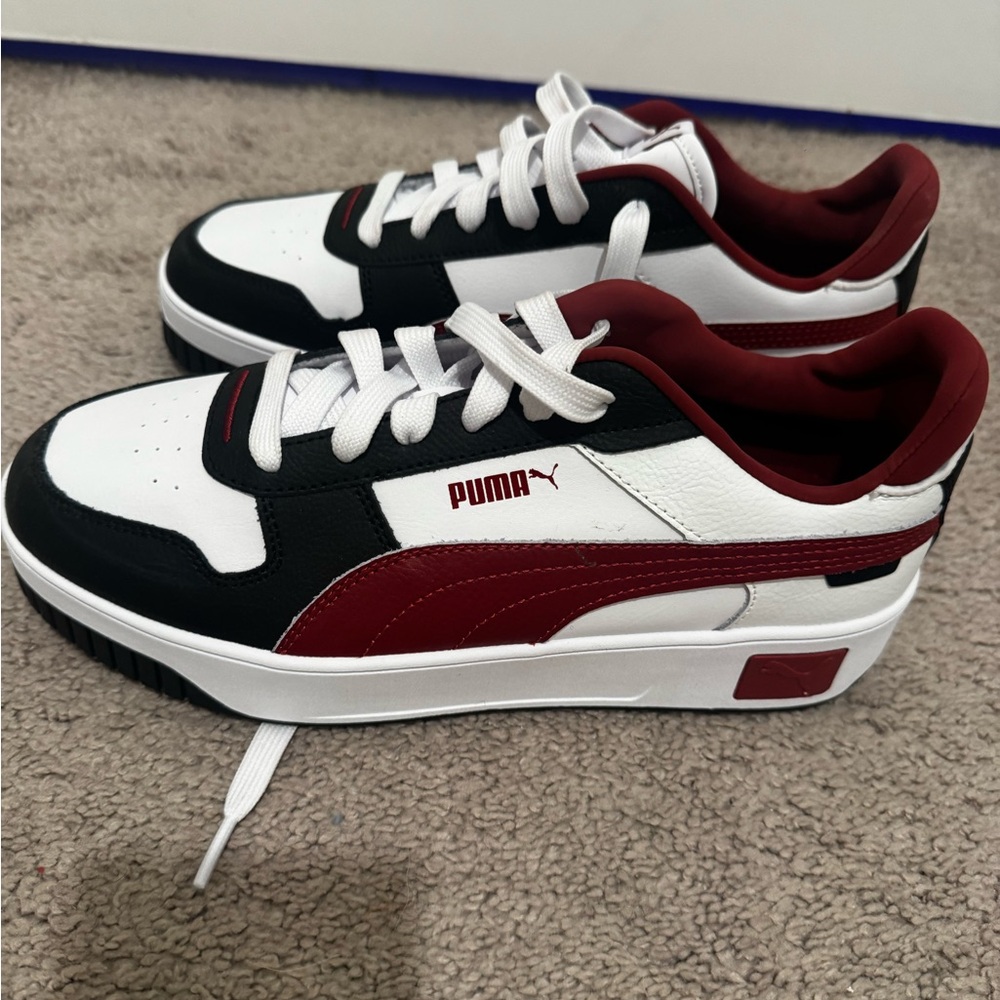 Brand new Puma Sneakers  Size 10US